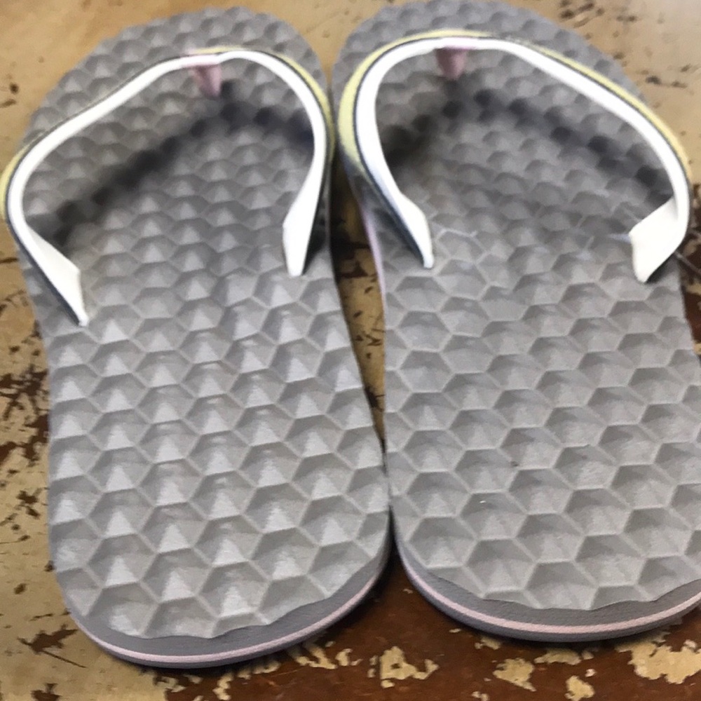 The North Face Flip Flops - Picture 7 of 7